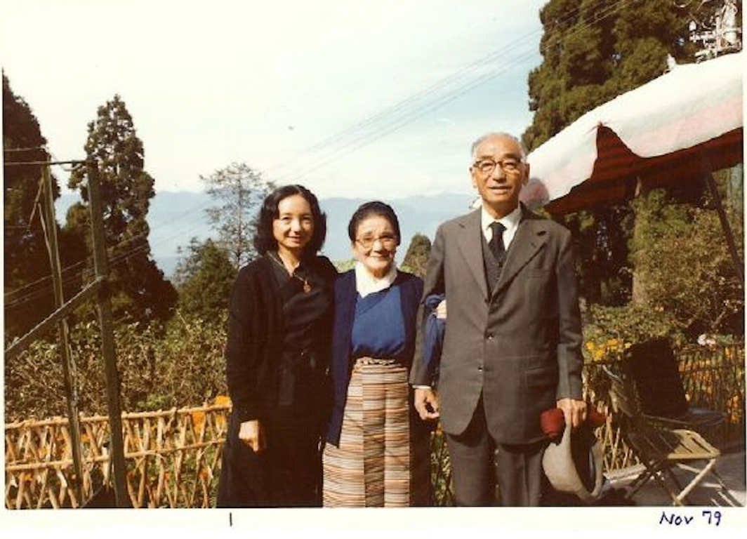 image of Dr. Tenki Tenduf-La with her parents, Mr. Chhimi Tenduf-La and Mrs. Mary P.L. Tenduf-La